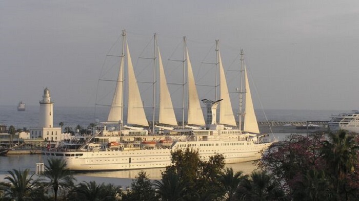 Парусная яхта Wind Surf