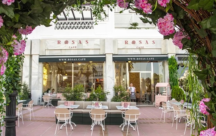 Ресторан Rosas Cafе в Пуэрто Банус